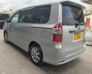 Toyota Noah 2008 Silver