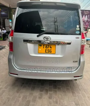 Toyota Noah 2008 Silver
