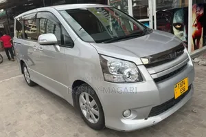 Toyota Noah 2008 Silver