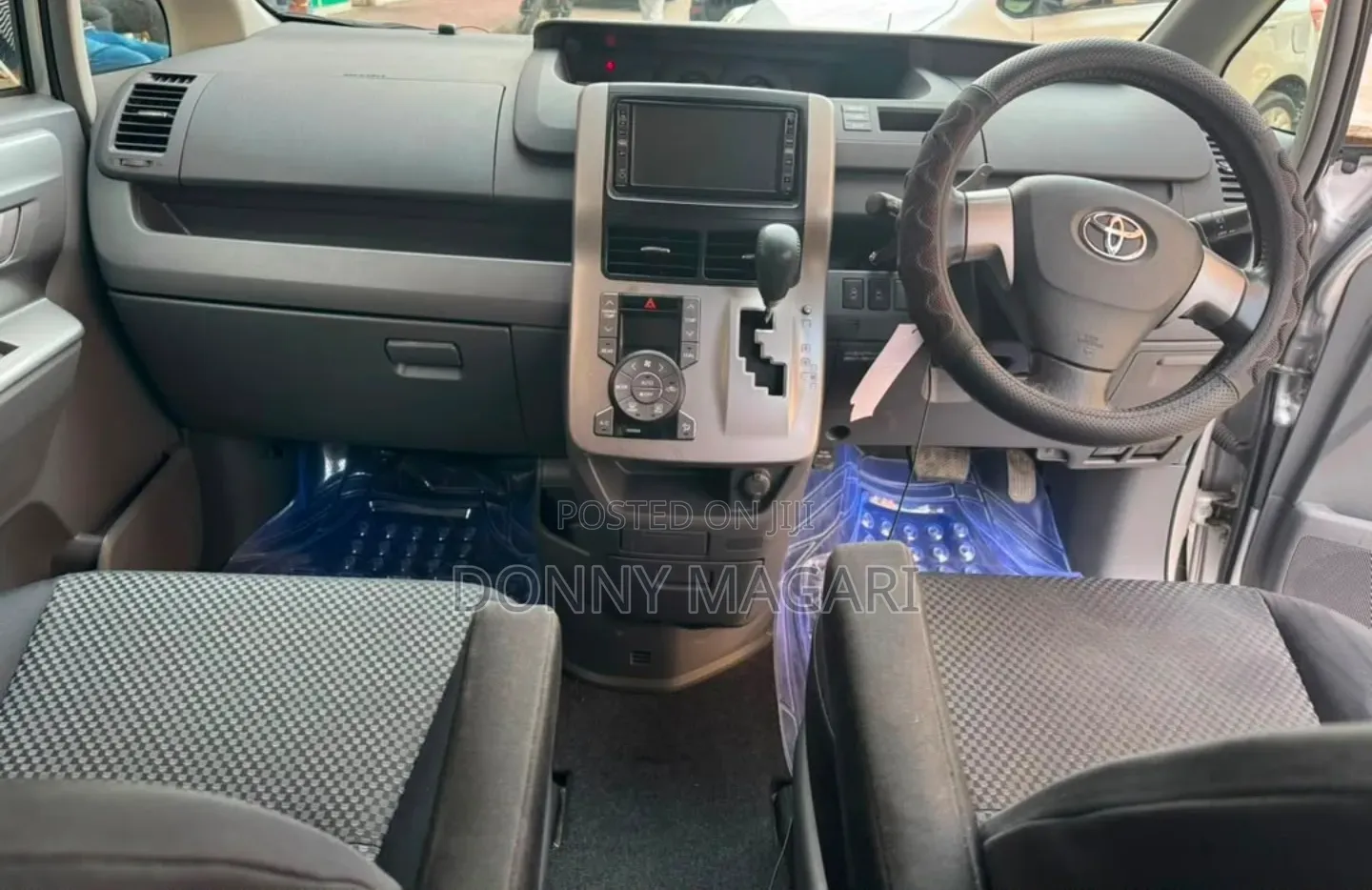Toyota Noah 2008 Silver