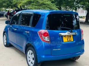 Toyota Ractis 2009 Blue