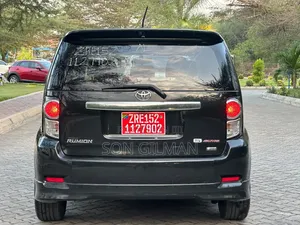 Toyota Corolla Rumion 2009 Black