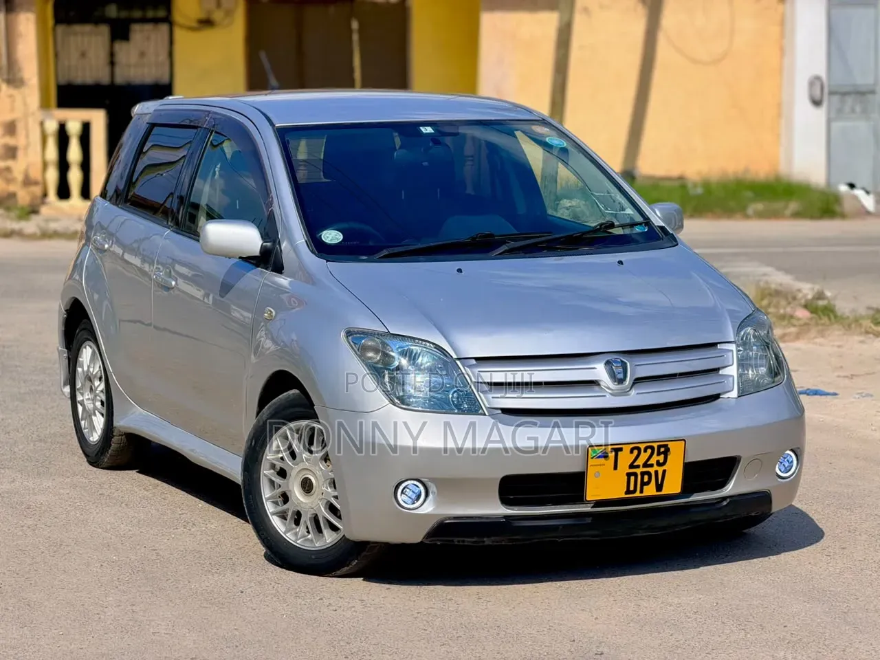 Toyota IST 2003 Silver