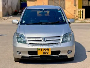 Toyota IST 2003 Silver