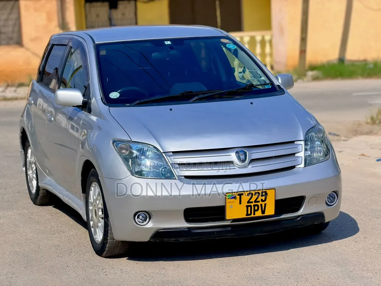 Toyota IST 2003 Silver