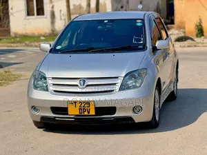 Toyota IST 2003 Silver