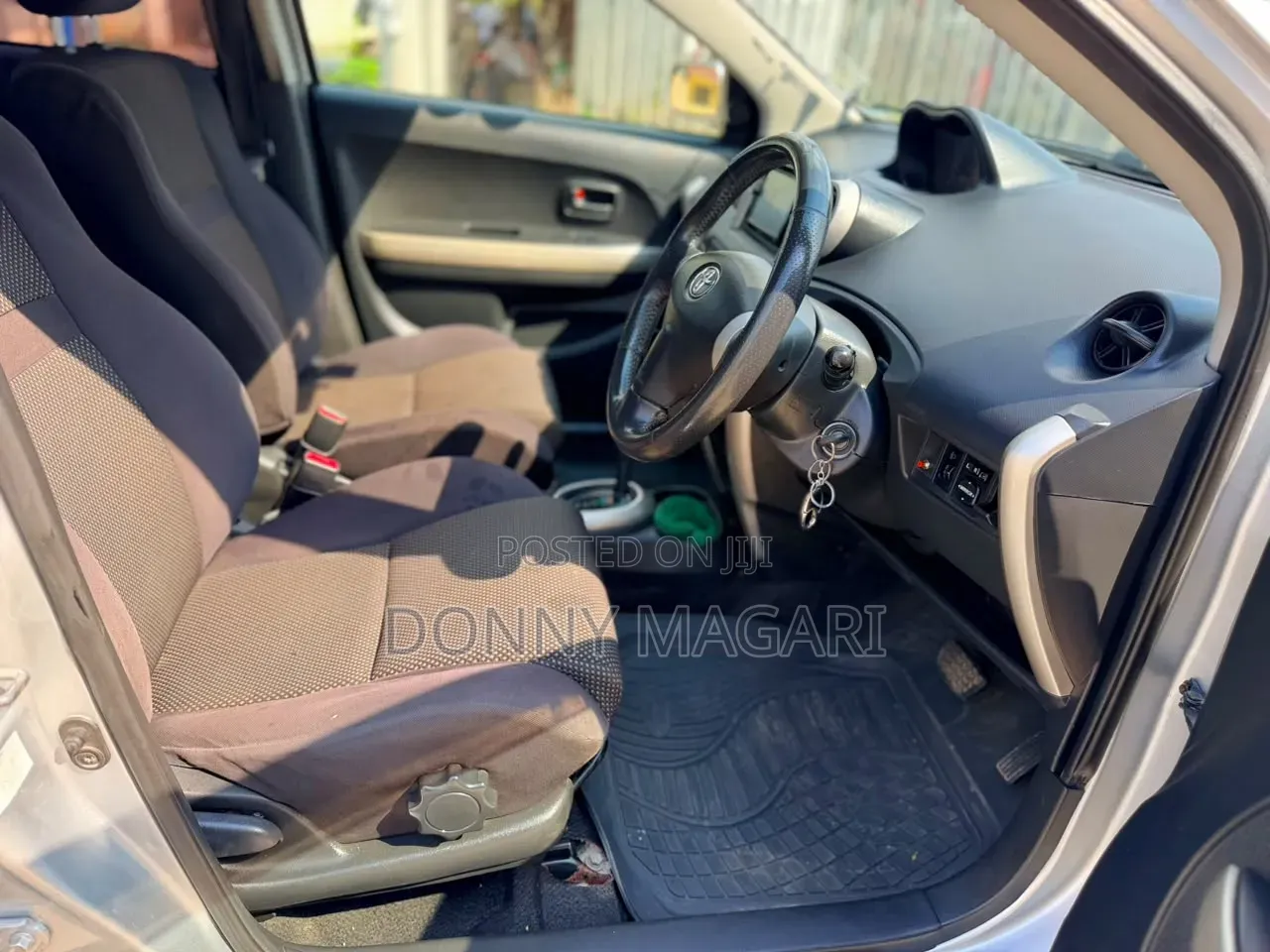 Toyota IST 2003 Silver