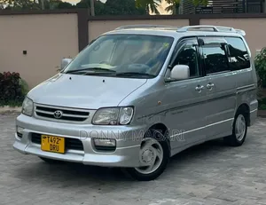 Toyota Noah 2001 Silver