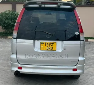 Toyota Noah 2001 Silver