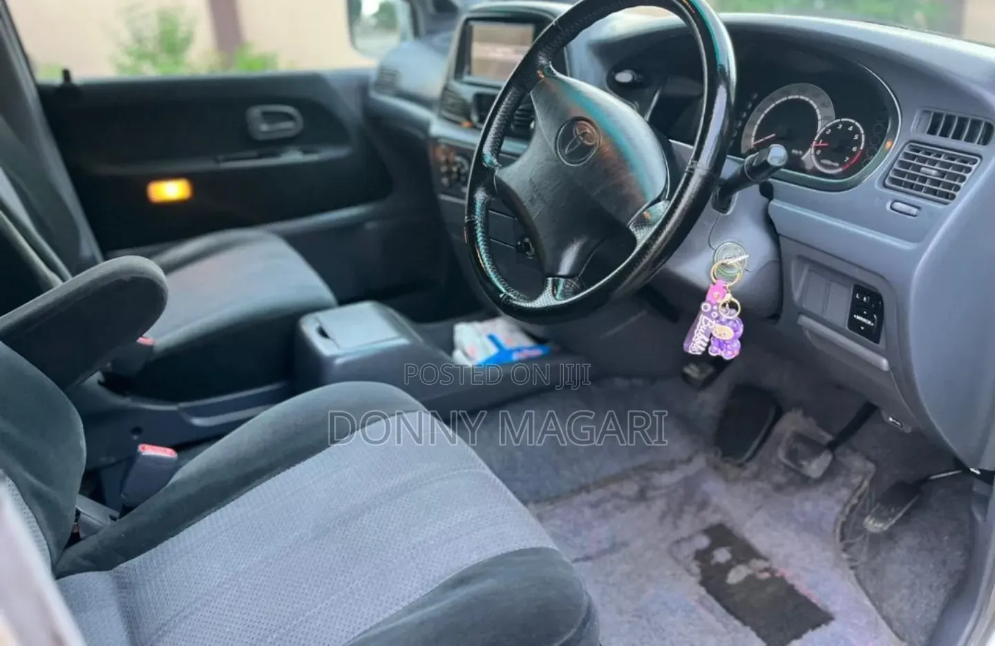Toyota Noah 2001 Silver