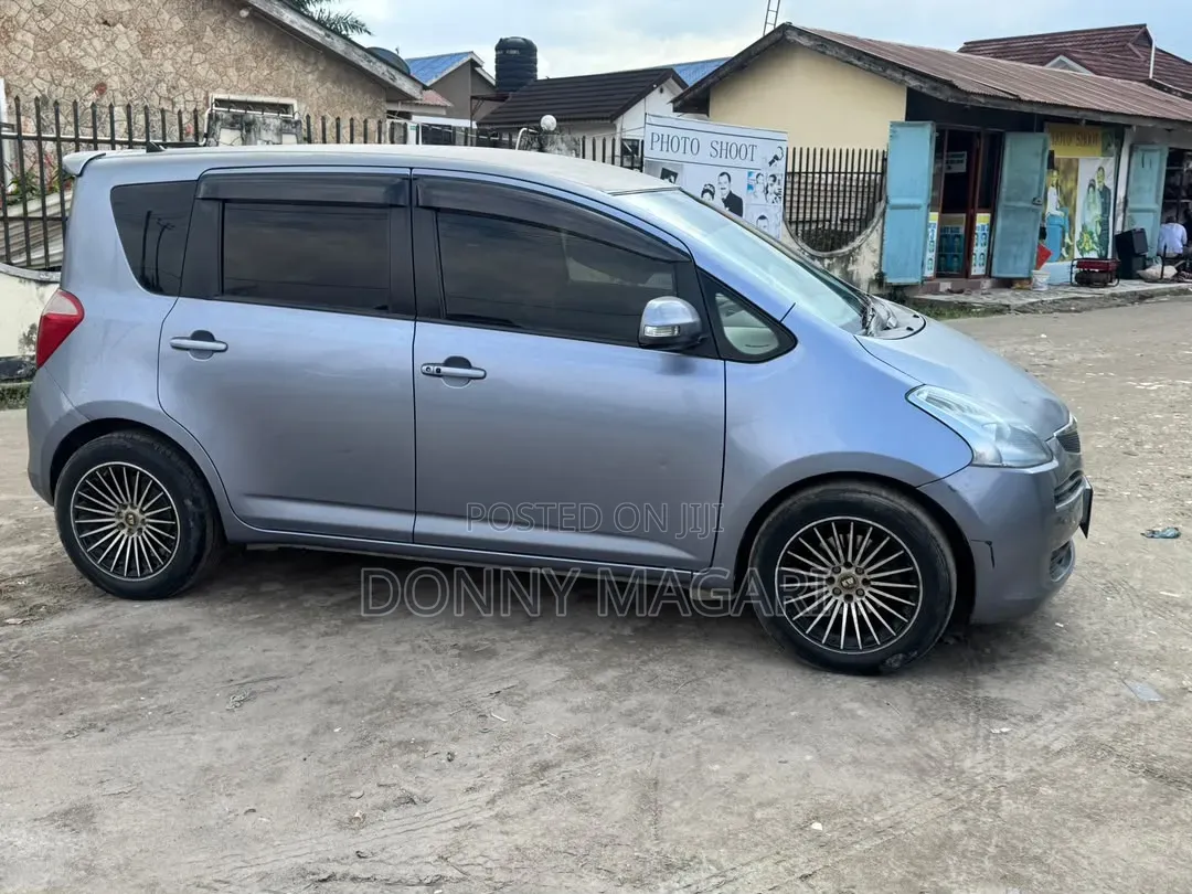 Toyota Ractis 2008 Gray