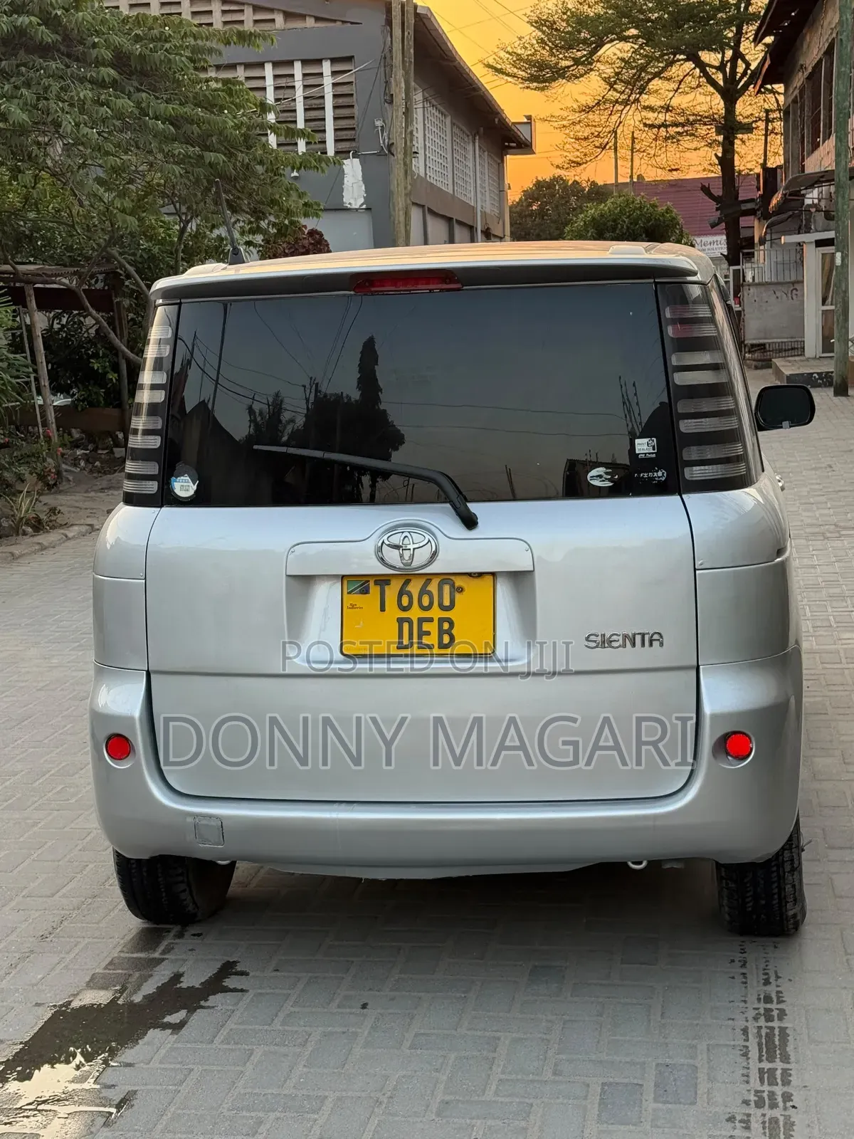Toyota Sienta 2005 Silver