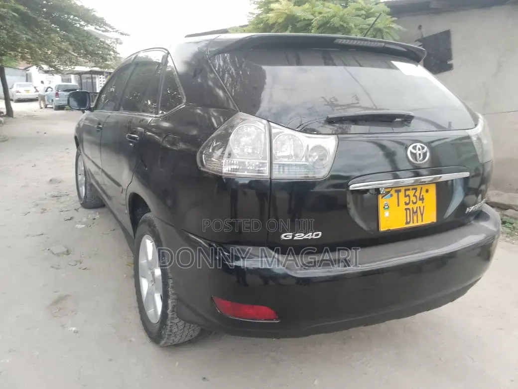 Toyota Harrier 2006 Maroon