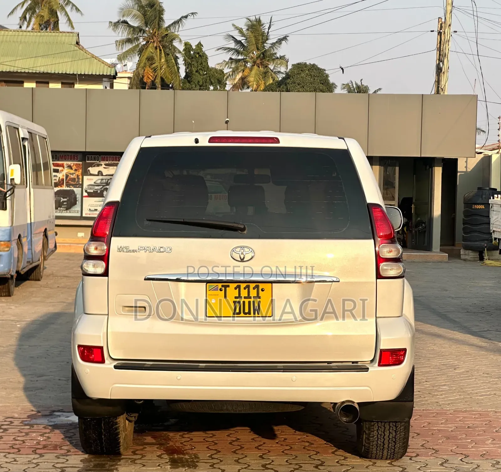 Toyota Land Cruiser Prado 2005 White