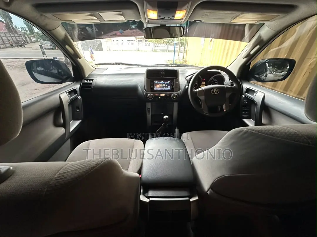 Toyota Land Cruiser Prado 2011 White
