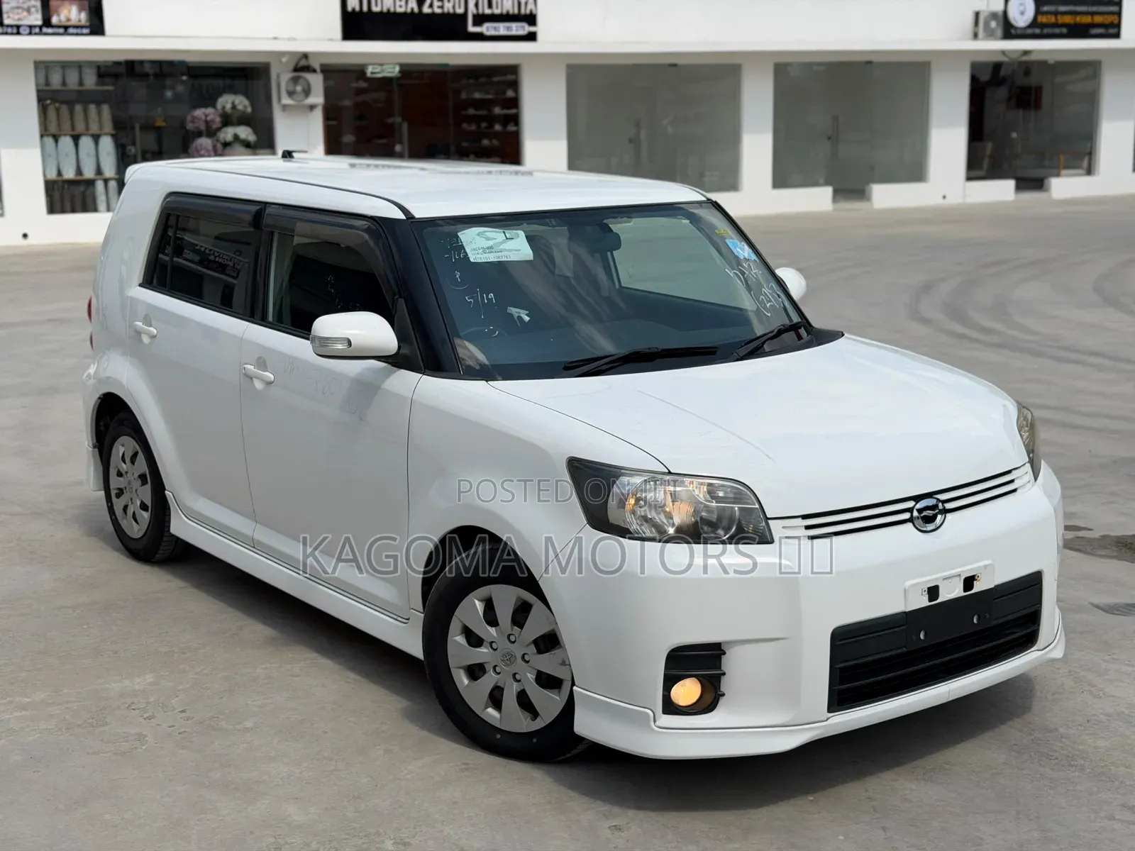 Toyota Corolla Rumion 2009 White
