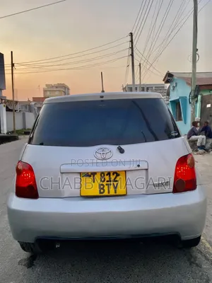 Toyota IST 2003 Silver