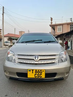 Toyota IST 2004 Gold