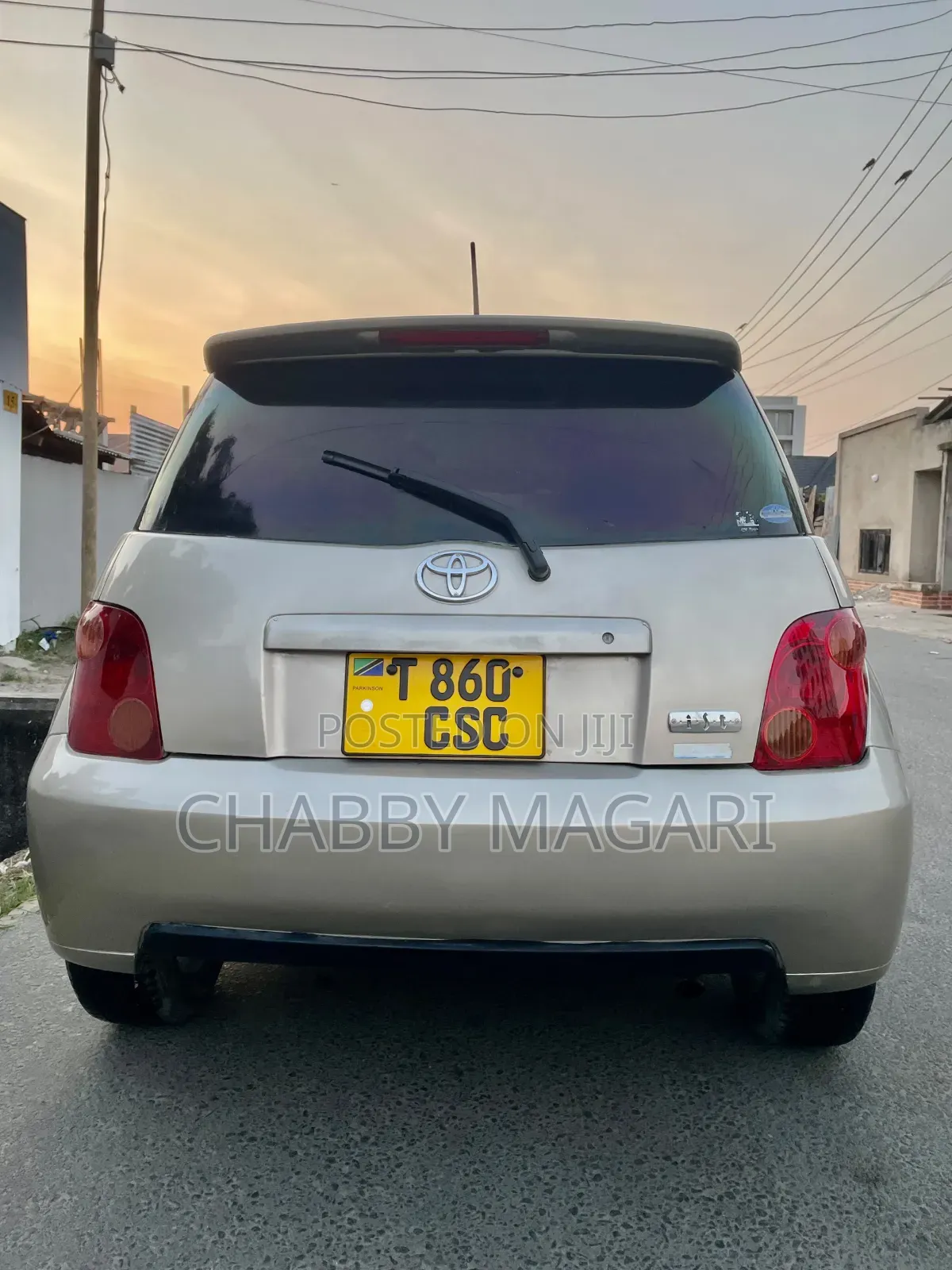 Toyota IST 2004 Gold
