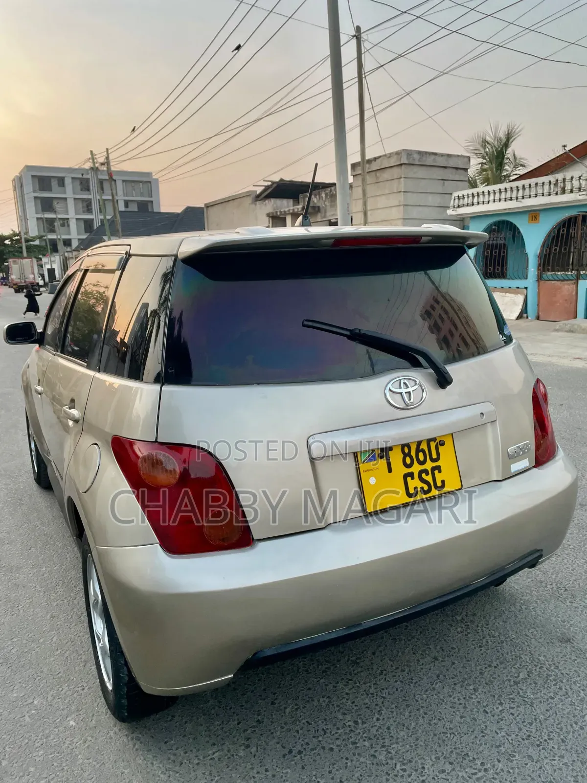 Toyota IST 2004 Gold