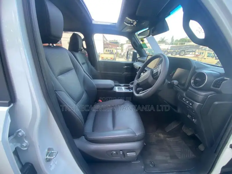 New Toyota Land Cruiser Prado 2.7 2024 White