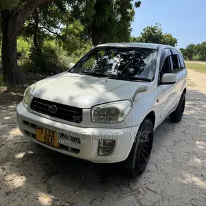 Toyota RAV4 Automatic 2003 White