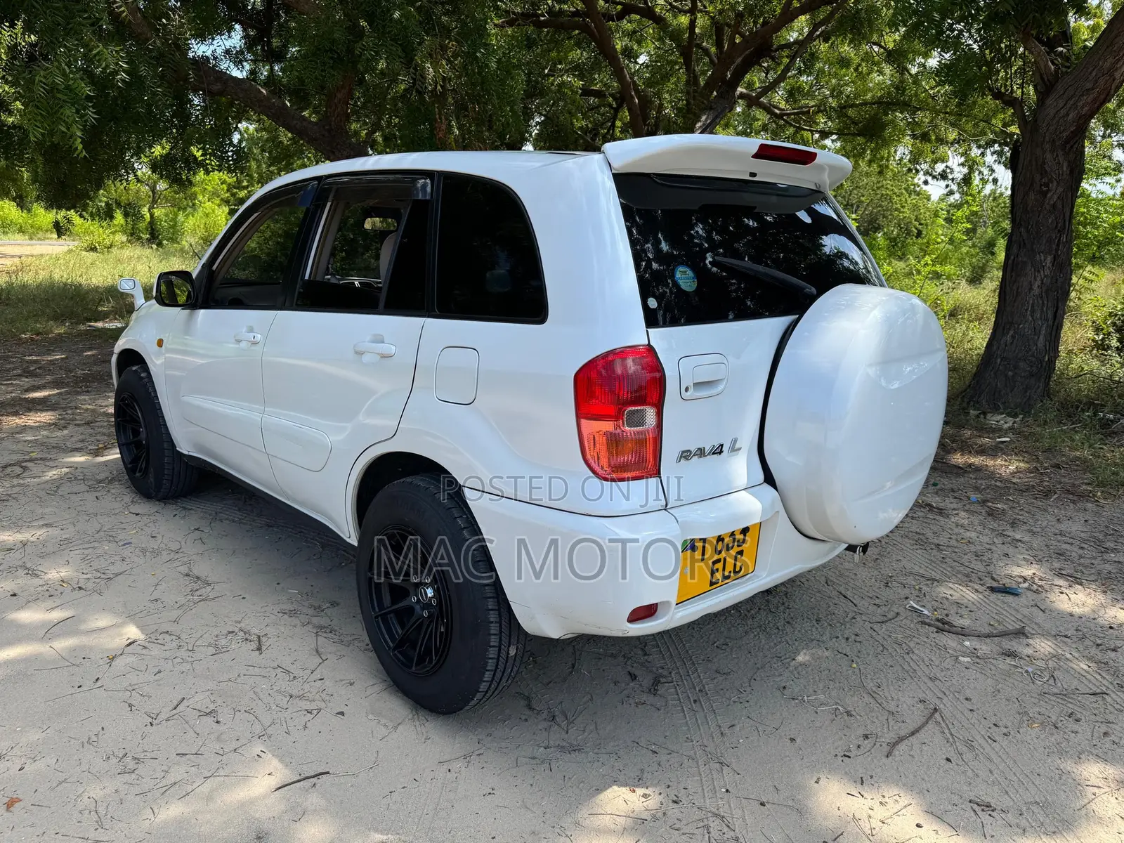 Toyota RAV4 Automatic 2003 White