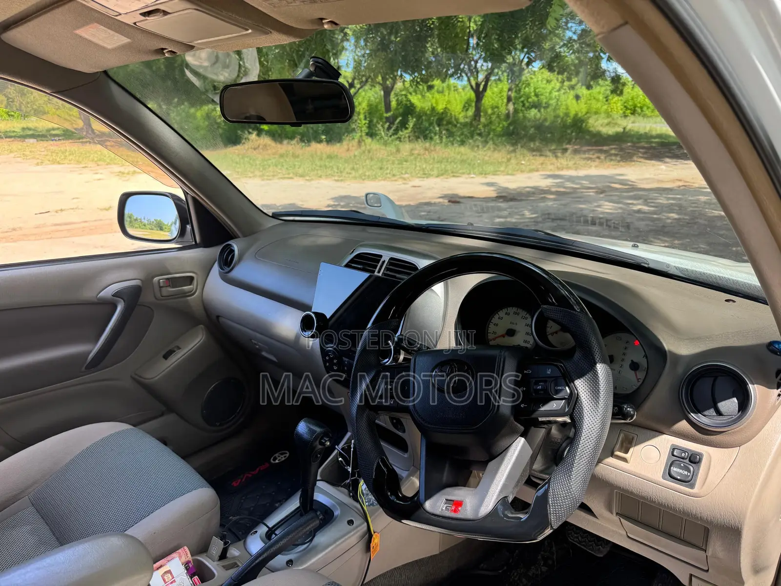 Toyota RAV4 Automatic 2003 White