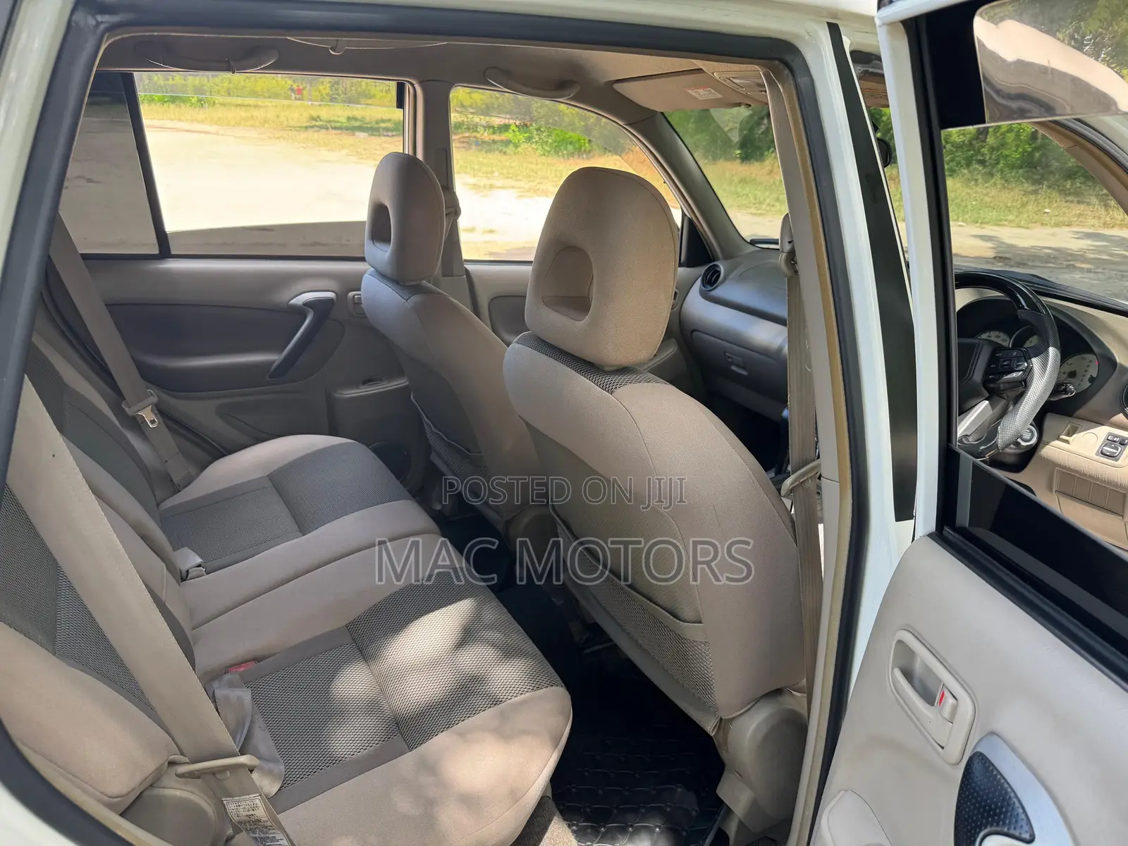 Toyota RAV4 Automatic 2003 White