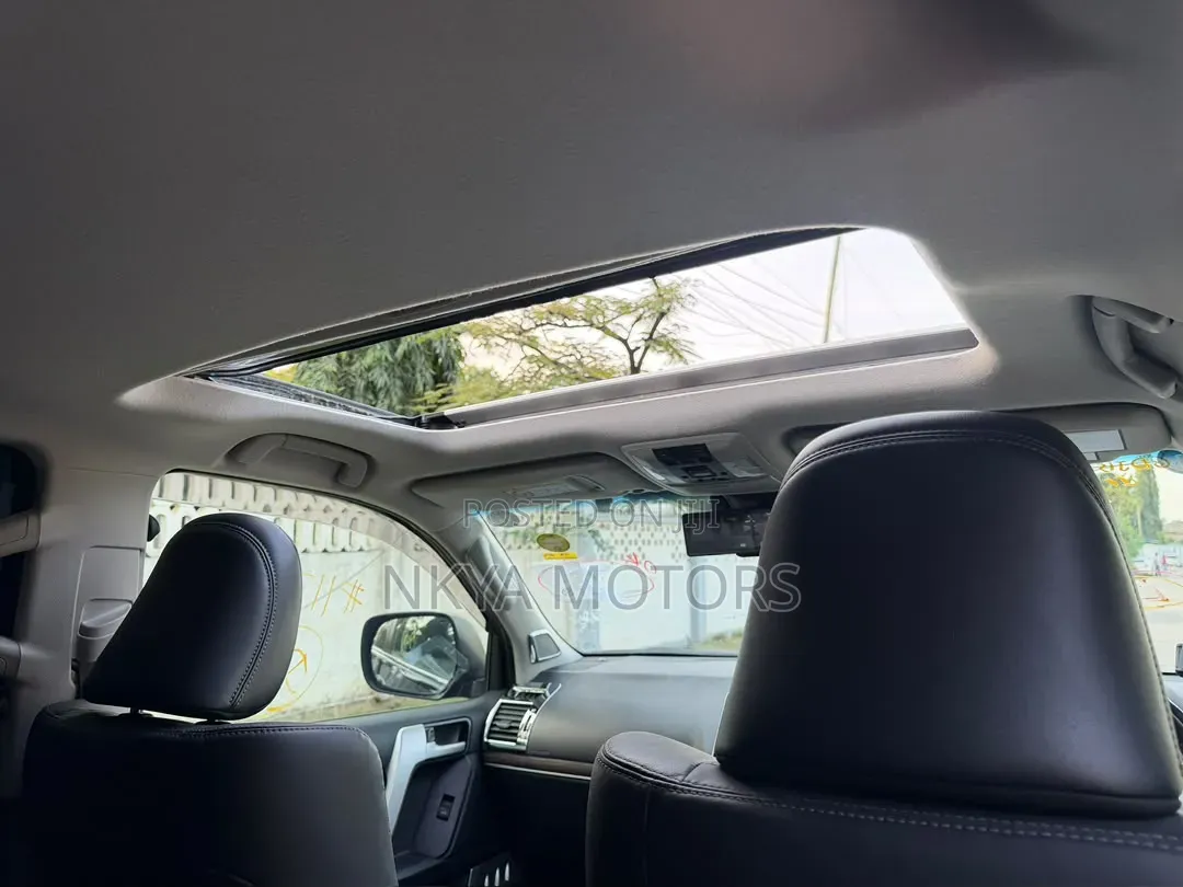 Toyota Land Cruiser Prado 2023 Black