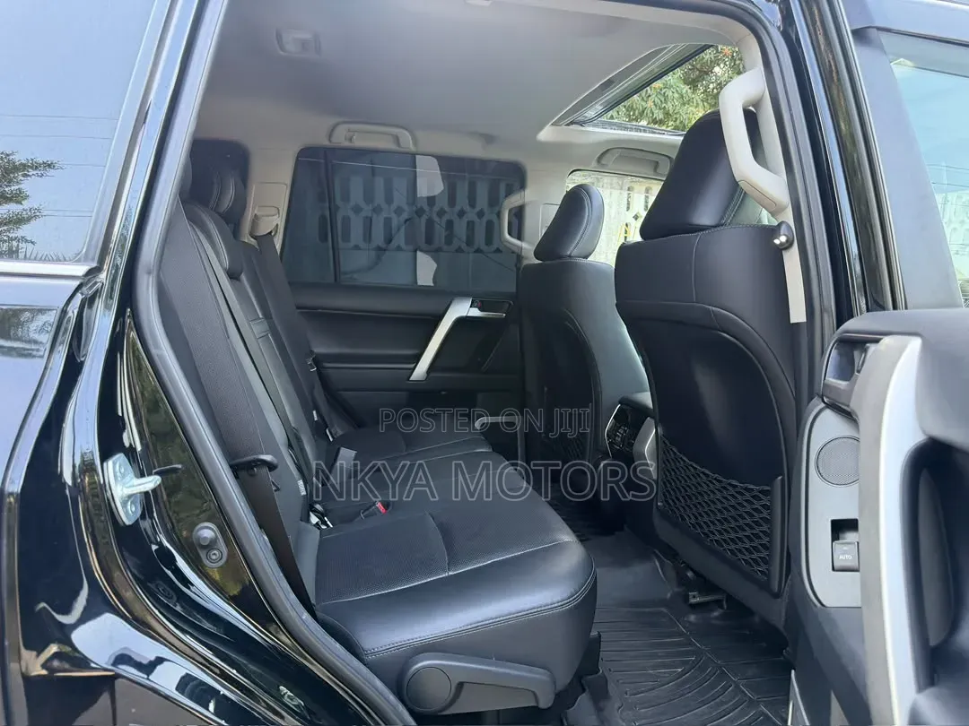 Toyota Land Cruiser Prado 2023 Black