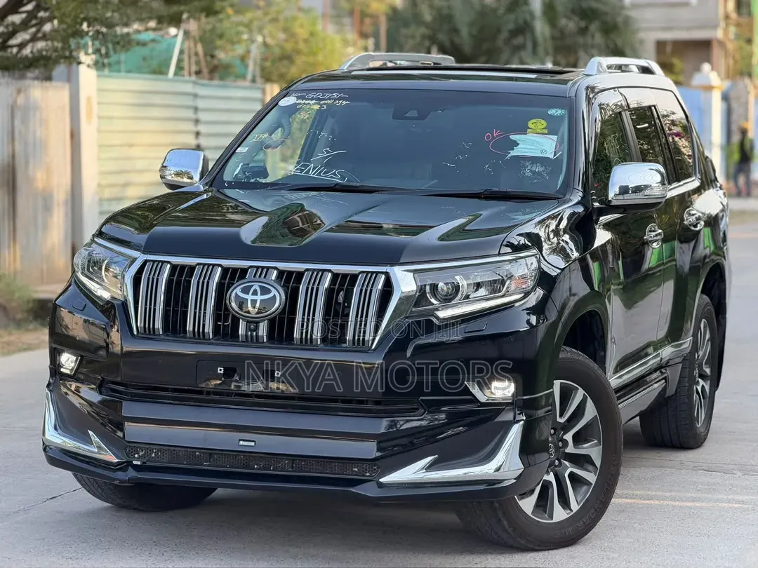 Toyota Land Cruiser Prado 2023 Black
