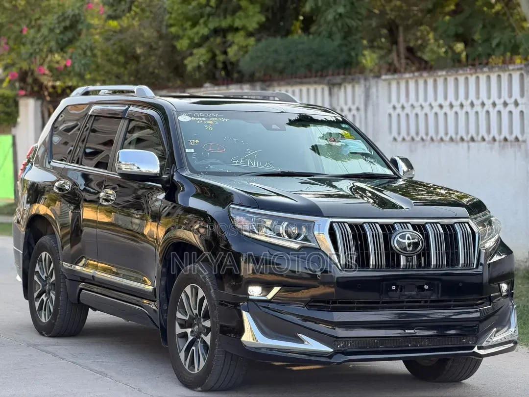 Toyota Land Cruiser Prado 2023 Black