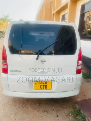 Nissan Serena 2005 White