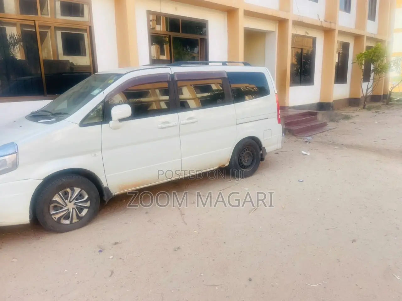 Nissan Serena 2005 White