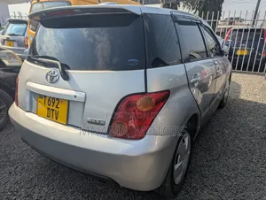 Toyota IST 2005 Silver