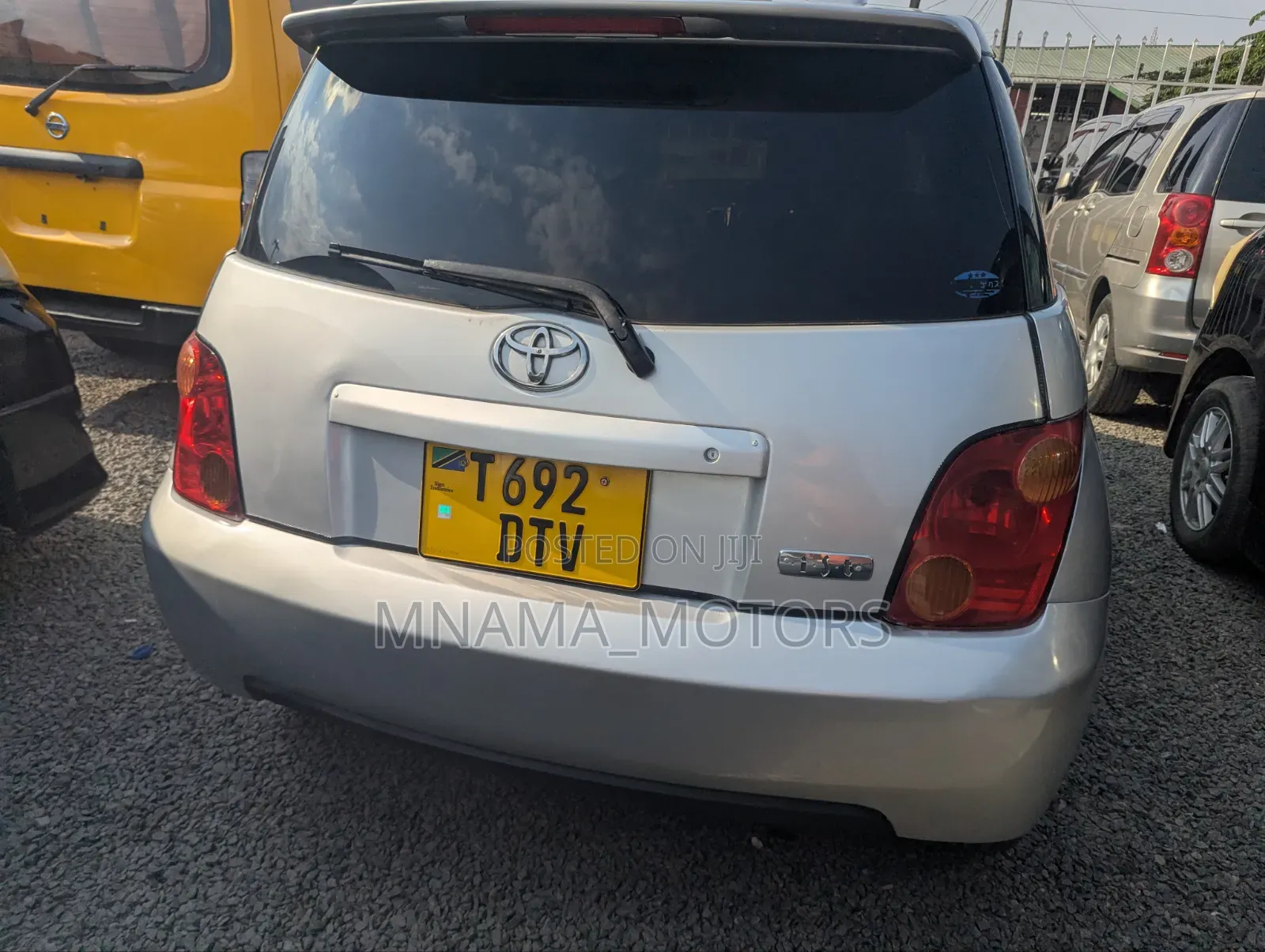 Toyota IST 2005 Silver