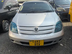 Toyota IST 2005 Silver