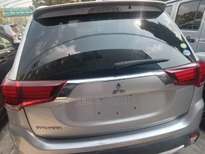 Mitsubishi Outlander 2015 Silver