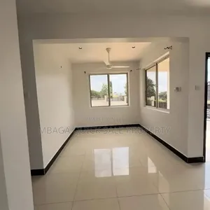 3bdrm House in Goba for sale