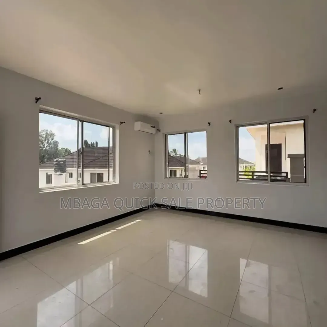 3bdrm House in Goba for sale