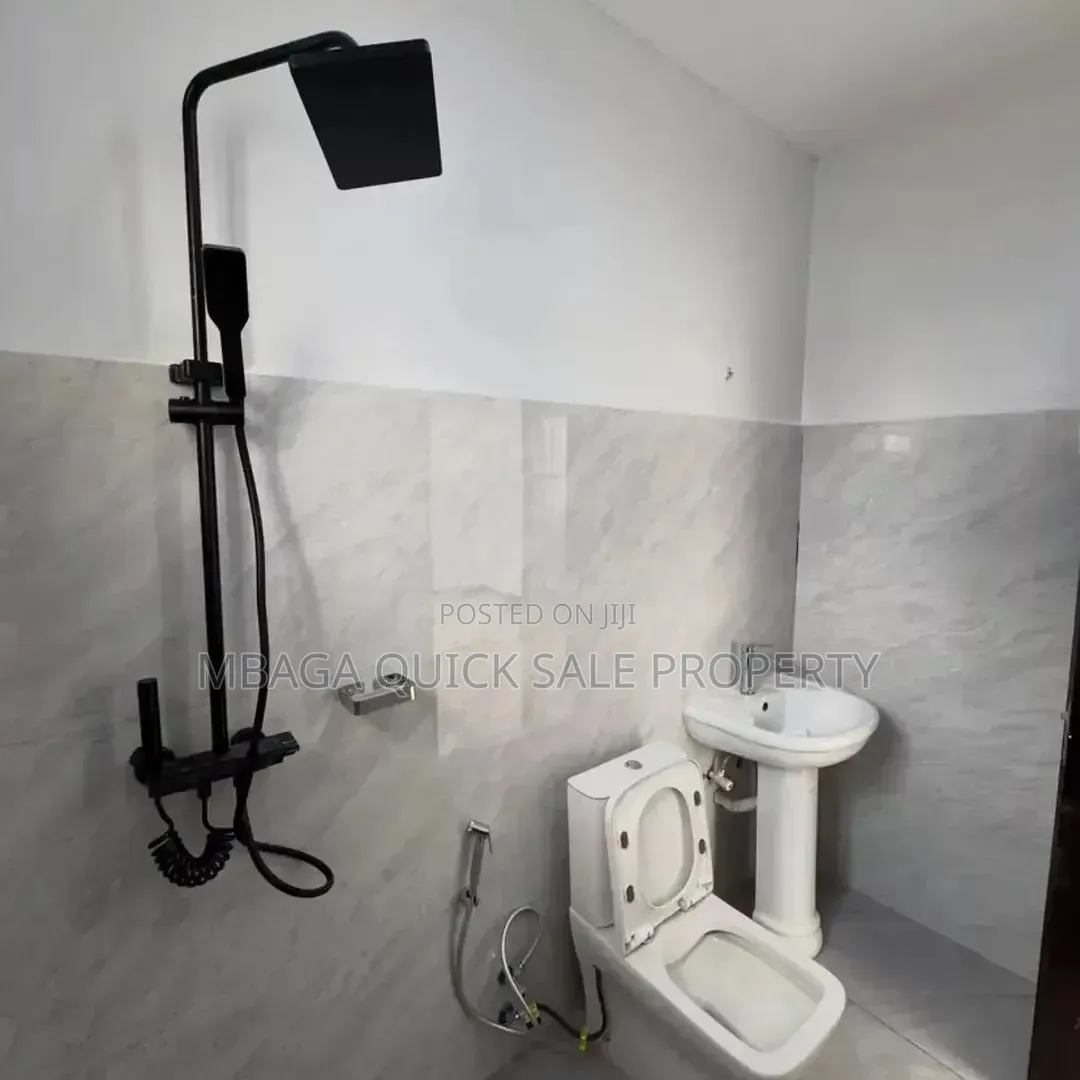 3bdrm House in Goba for sale