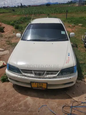Toyota Carina 2000 White