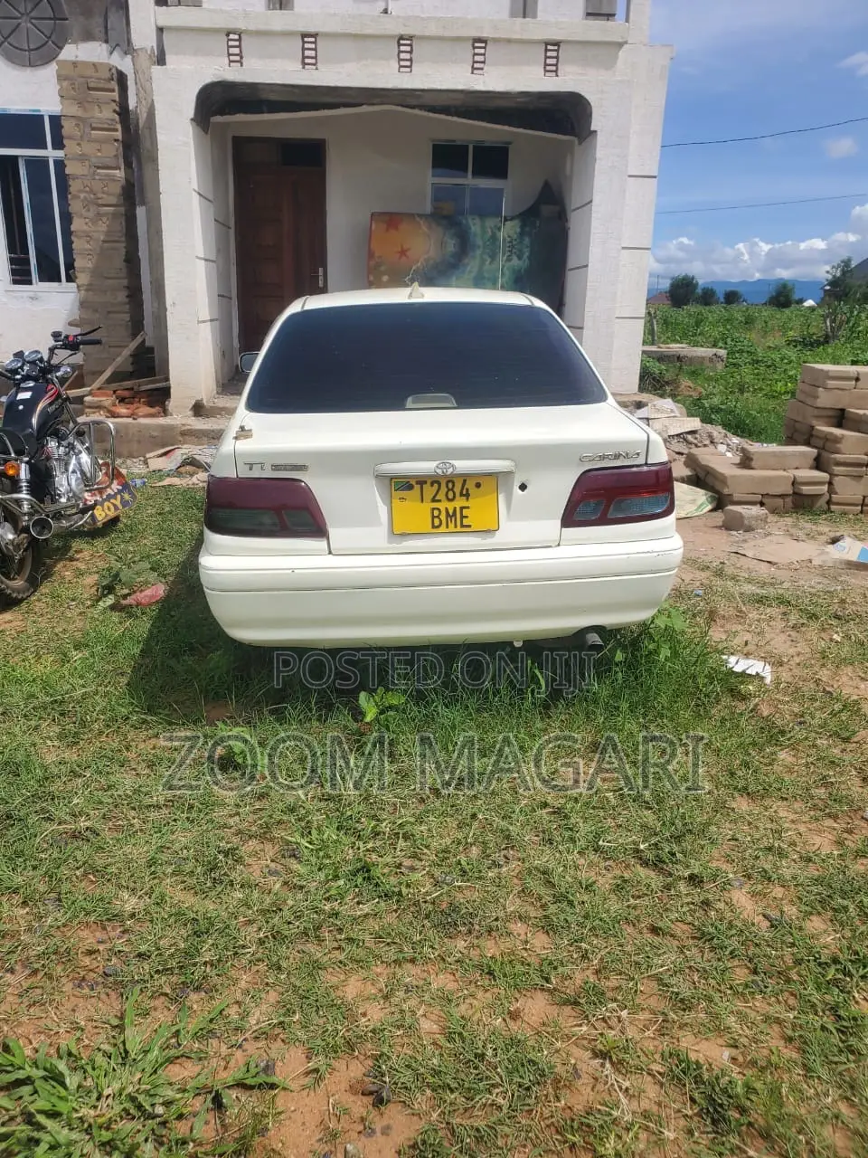 Toyota Carina 2000 White
