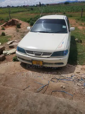 Toyota Carina 2000 White