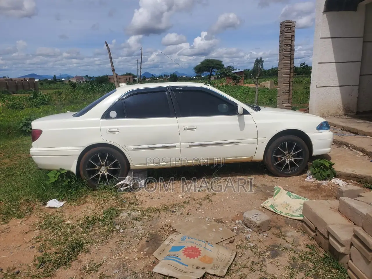 Toyota Carina 2000 White