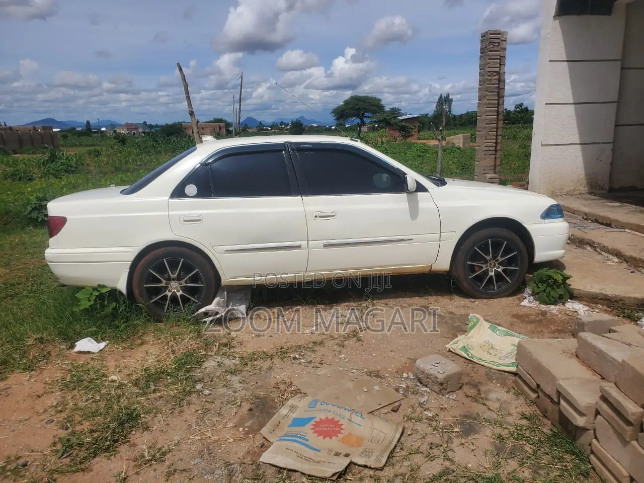 Toyota Carina 2000 White