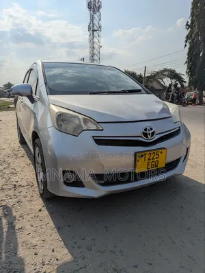 Toyota Ractis 2012 Silver