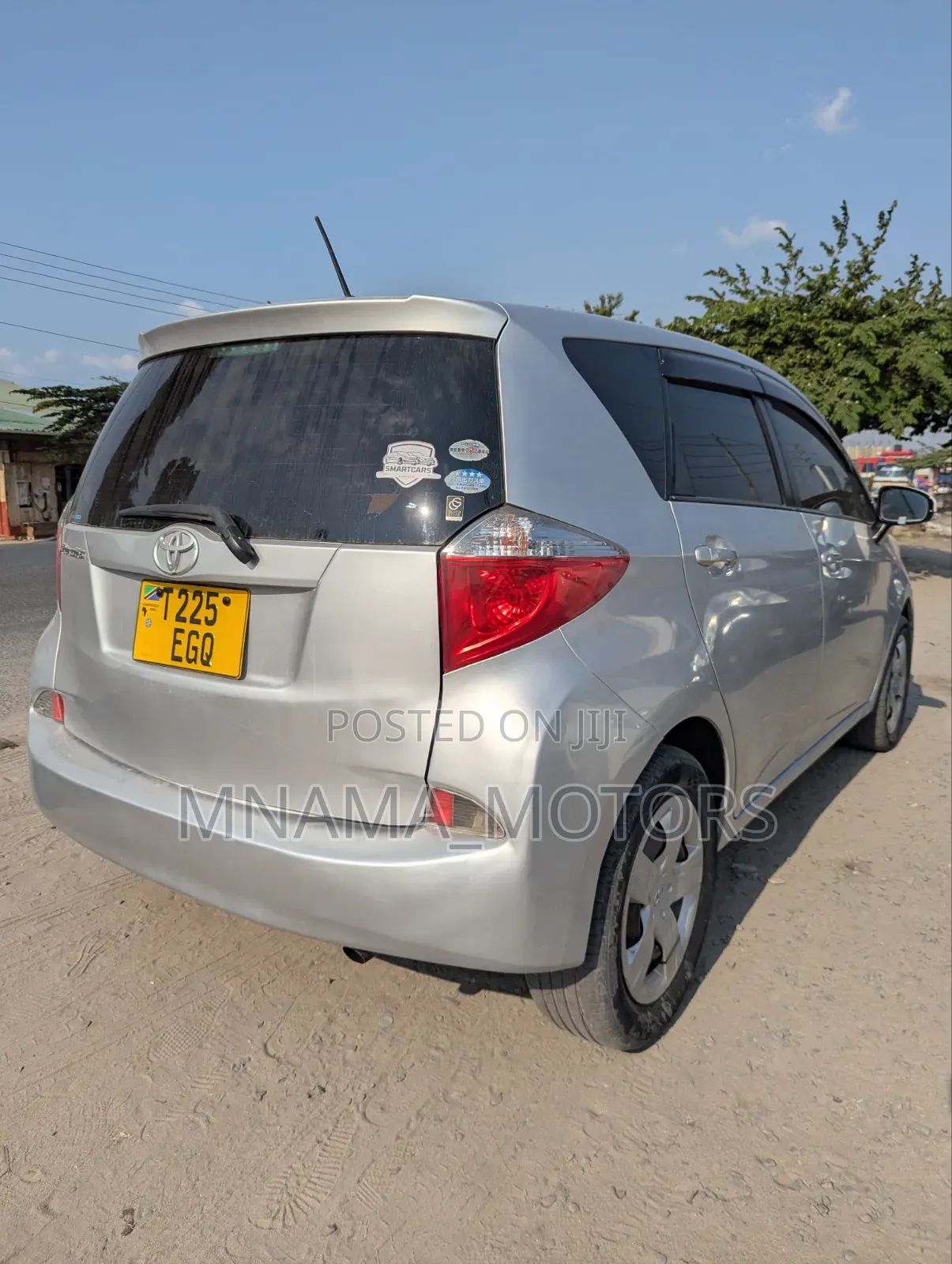 Toyota Ractis 2012 Silver