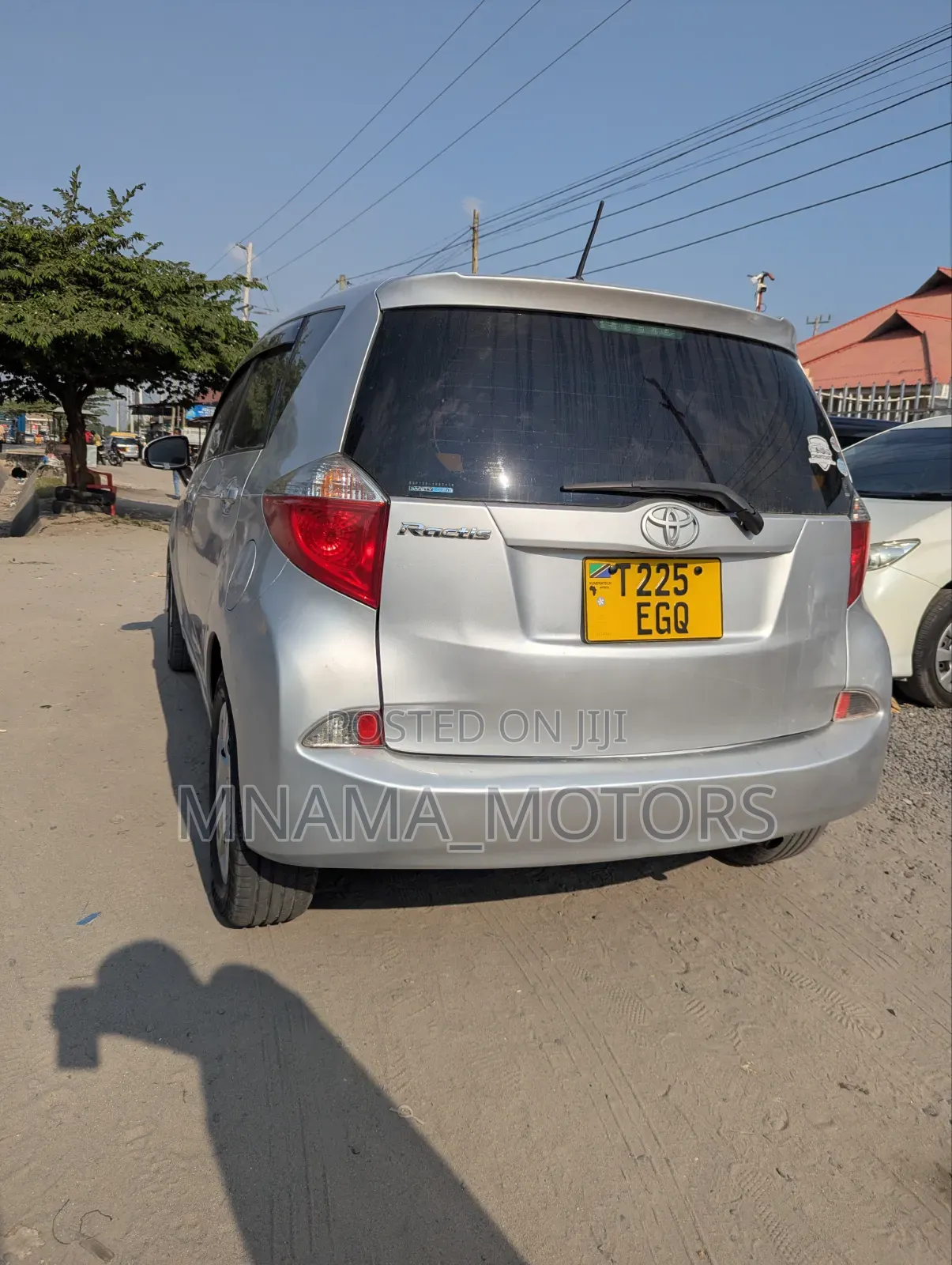 Toyota Ractis 2012 Silver